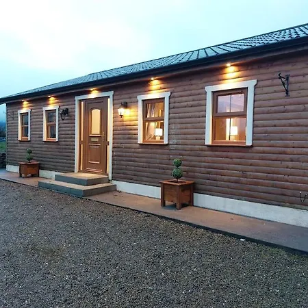 Luxurious Log Cabin With Lay-z Spa Hot Tub Holiday home