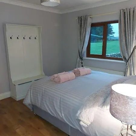 Luxurious Log With Lay-z Hot Tub Casa vacanze Ballina (Mayo)