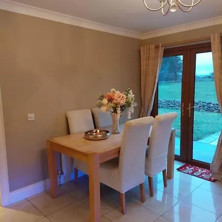 Casa vacanze Luxurious Log With Lay-z Hot Tub Ballina (Mayo)