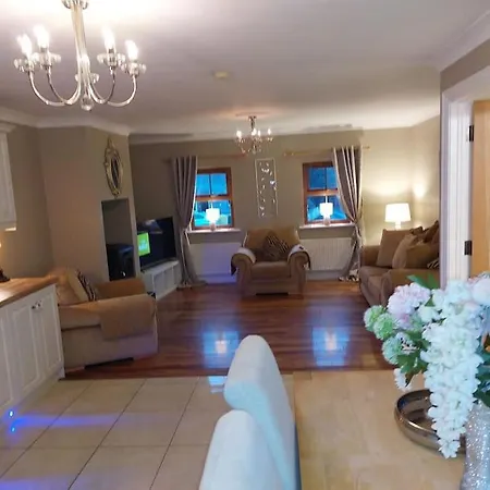 Luxurious Log With Lay-z Hot Tub Ballina (Mayo)