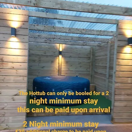 Luxurious Log Cabin With Lay-z Spa Hot Tub Holiday home Ballina (Mayo)